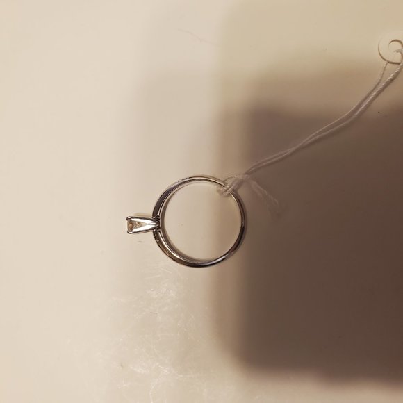 Brand new  14K white gold Solitaire diamond engage - Picture 6 of 7